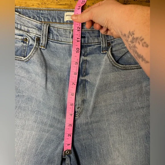 Abercrombie & Fitch Curve Love High Rise The Skinny Distressed Jeans Size 30/10L - Picture 7 of 13